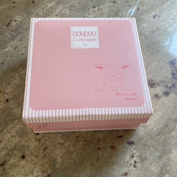 Doudou et Compagnie Paris Lamb Plush Slippers 6-12 months - Picture 8 of 8